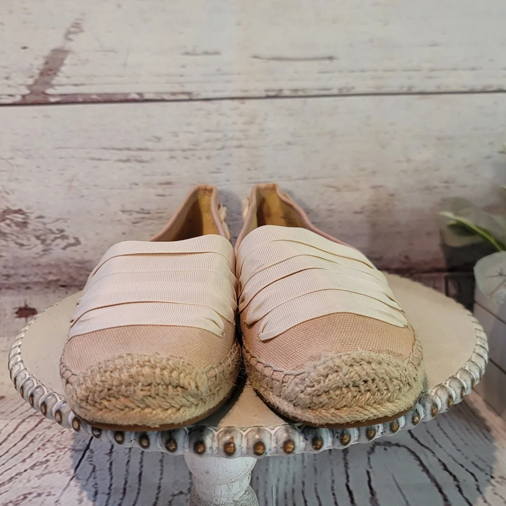 Enzo Angiolini Elegant Powdered Pink Canvas Espadrille Slipon Flats Size 7M